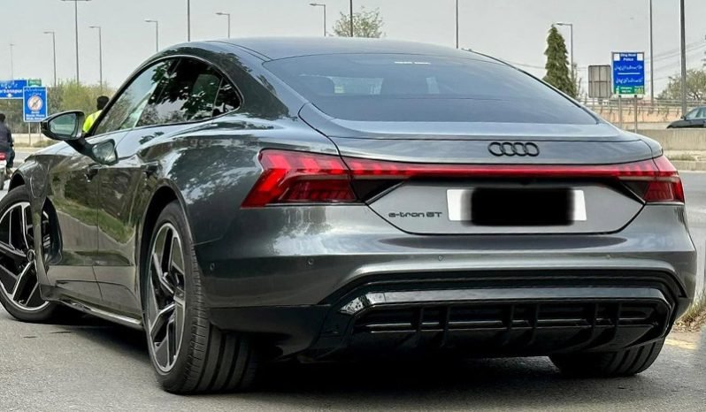 
								Audi Etron GT 2022 full									