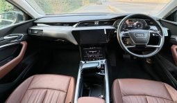 
										Audi Etron 50 Quattro 2021 full									