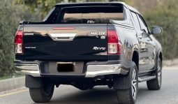 
										Toyota Hilux Revo V 2021 full									