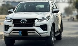 
										Toyota Fortuner 2.7 V 2022 full									