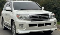 
										Toyota Land Cruiser ZX 2014 full									