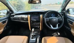 
										Toyota Fortuner 2.7 V 2022 full									