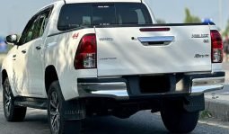 
										Toyota Hilux Revo V 2.8 2021 full									