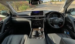 Lexus LX570 2017