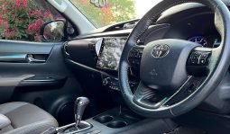 
										Toyota Hilux Revo V 2.8 2021 full									