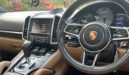 
										Porsche Cayenne S Hybrid 2015 full									