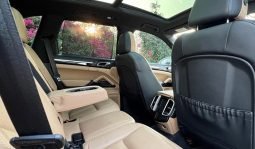 
										Porsche Cayenne S Hybrid 2015 full									