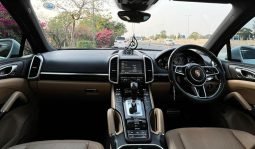 
										Porsche Cayenne S Hybrid 2015 full									