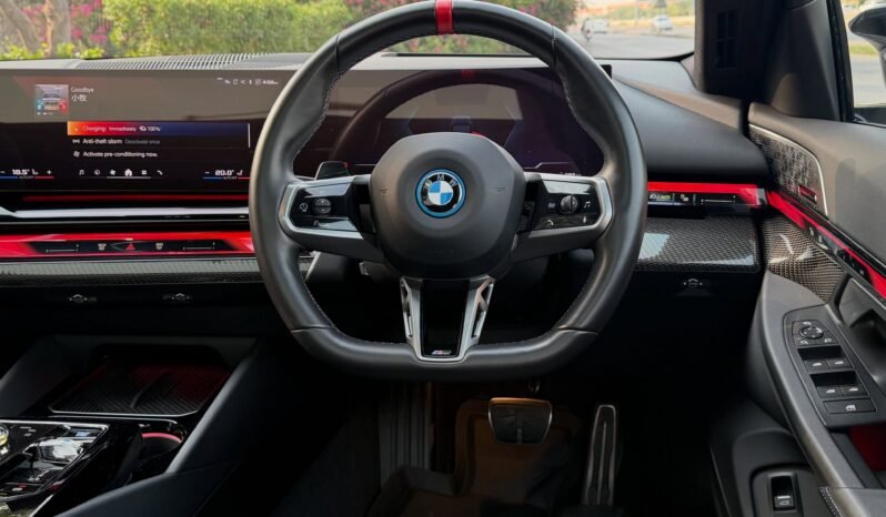 
								BMW i5 M60 full									