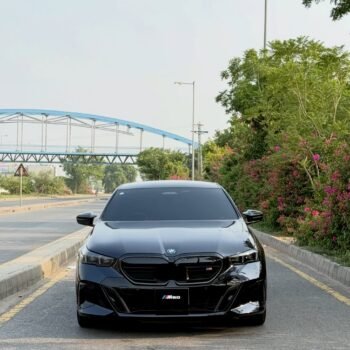 BMW i5 M60