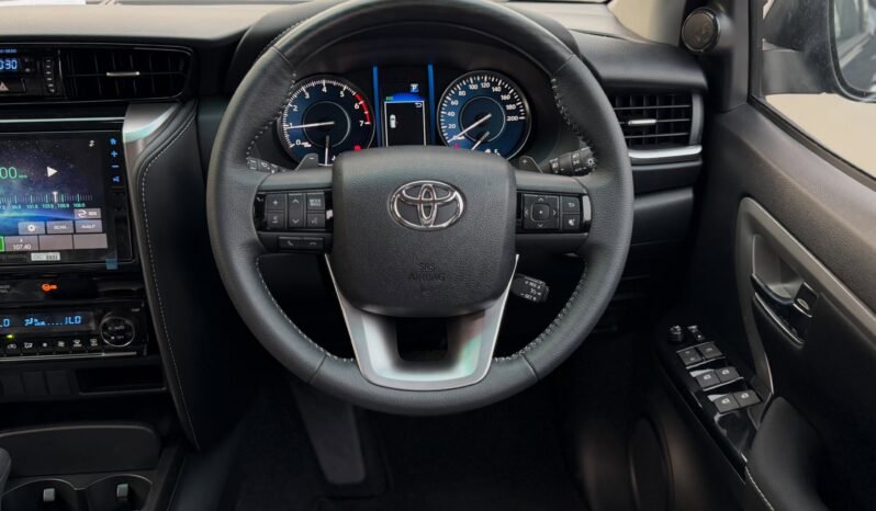 
								Toyota Fortuner G full									