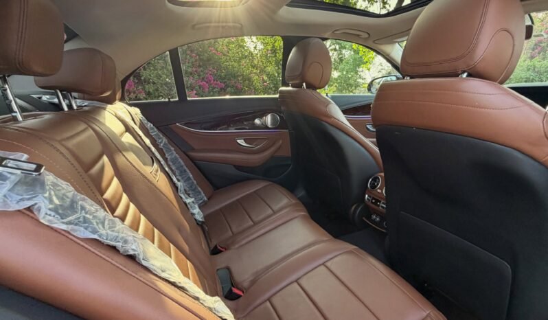 
								Mercedes Benz E180 full									