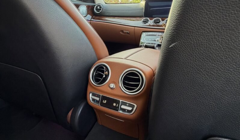 
								Mercedes Benz E180 full									