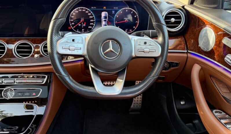 
								Mercedes Benz E180 full									