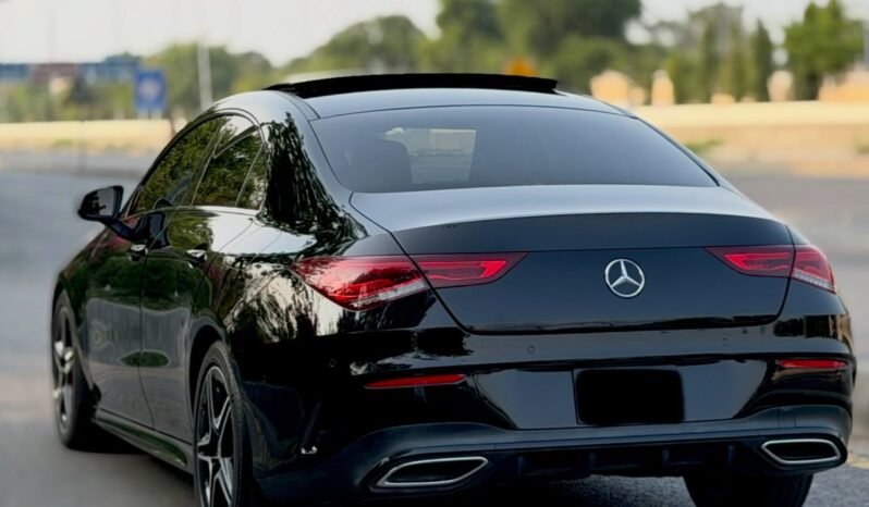 
								Mercedes Benz CLA 200 AMG Package full									