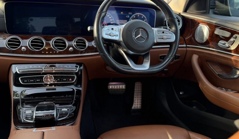 
								Mercedes Benz E180 full									