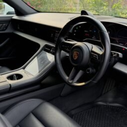 
										Porsche Taycan full									