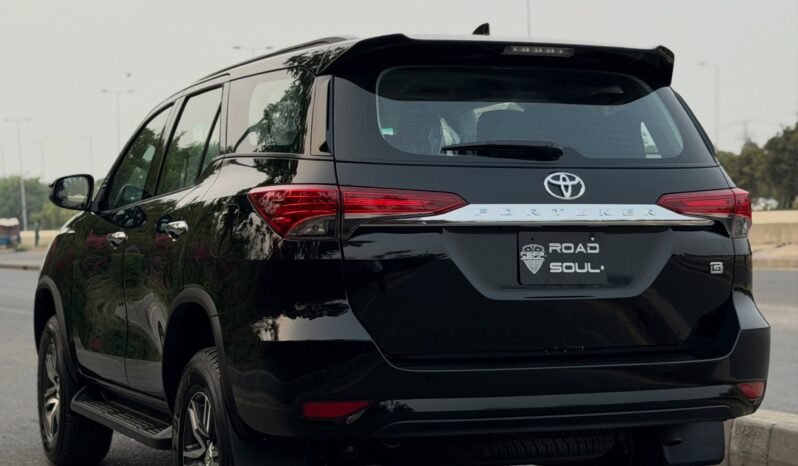 
								Toyota Fortuner G full									