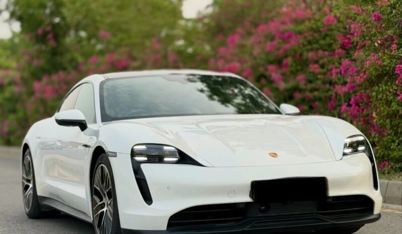 
								Porsche Taycan full									