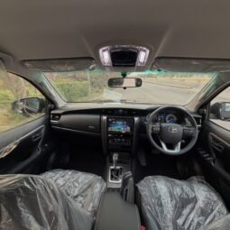 
										Toyota Fortuner G full									