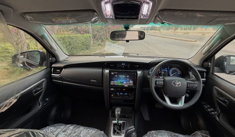 
								Toyota Fortuner G full									