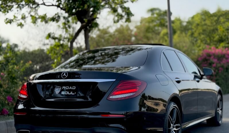 
								Mercedes Benz E180 full									