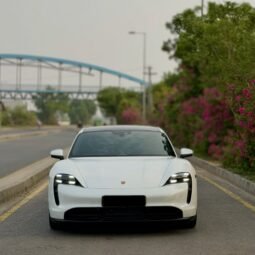 
										Porsche Taycan full									