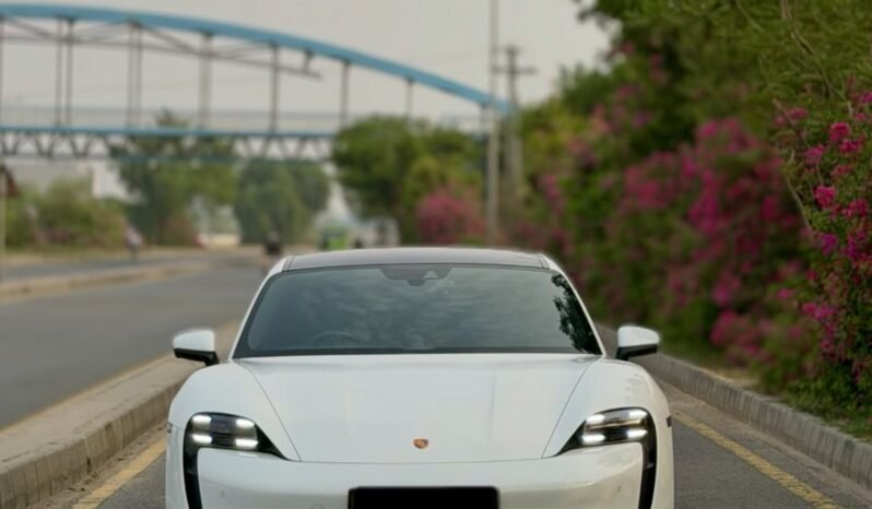
								Porsche Taycan full									