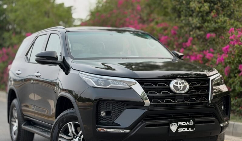 
								Toyota Fortuner G full									