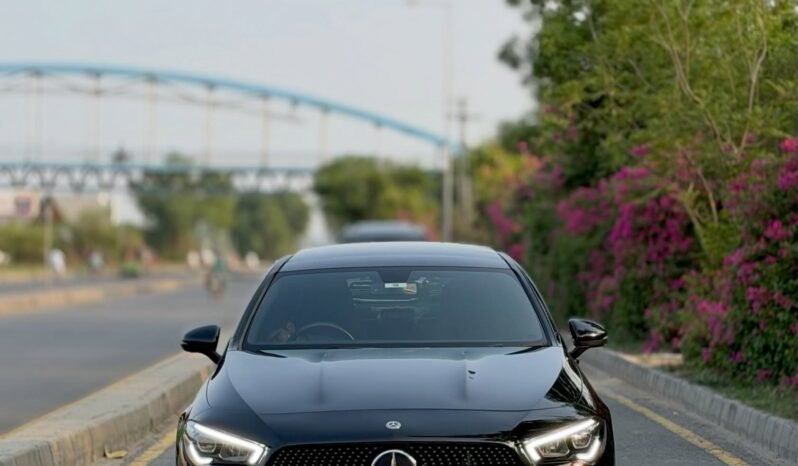 
								Mercedes Benz CLA 200 AMG Package full									