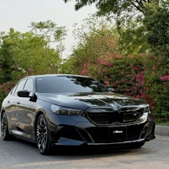 BMW i5 M60