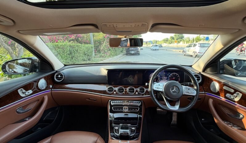 
								Mercedes Benz E180 full									