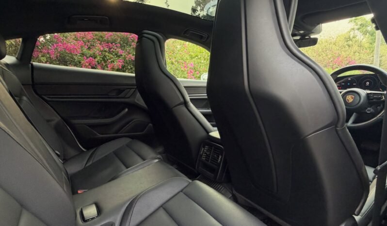 
								Porsche Taycan full									