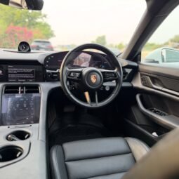 
										Porsche Taycan full									