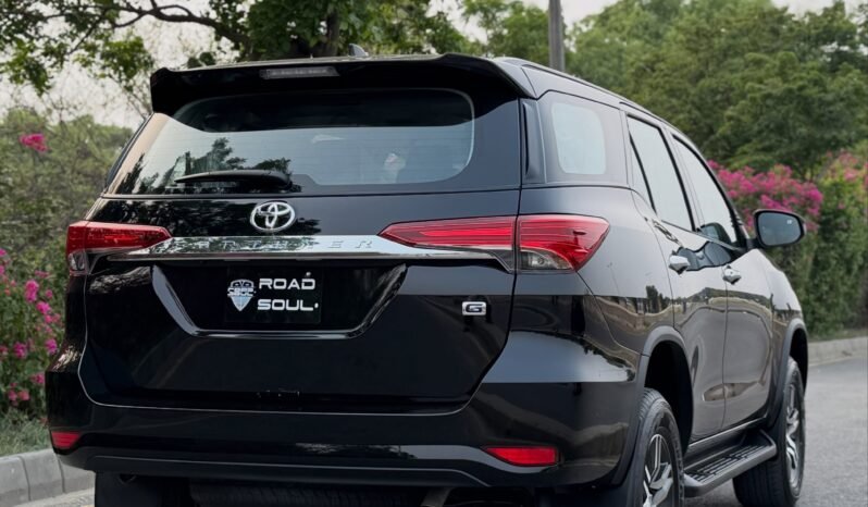 
								Toyota Fortuner G full									