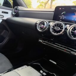 
										Mercedes Benz CLA 200 AMG Package full									