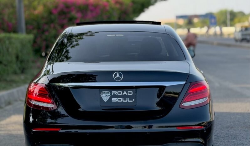 
								Mercedes Benz E180 full									