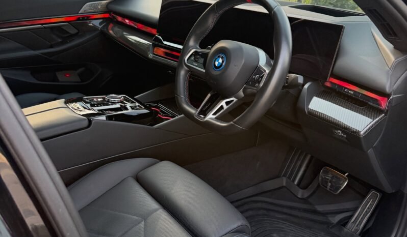
								BMW i5 M60 full									