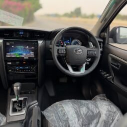 
										Toyota Fortuner G full									