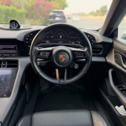 
										Porsche Taycan full									