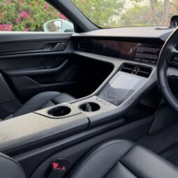 
										Porsche Taycan full									