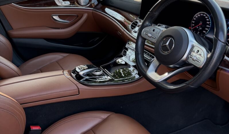 
								Mercedes Benz E180 full									