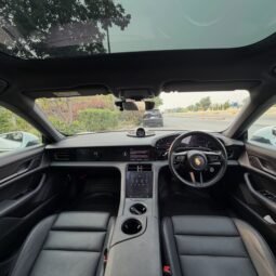 
										Porsche Taycan full									