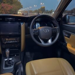 
										Toyota Fortuner Sigma 2.8 full									