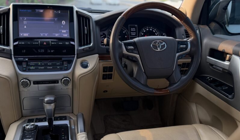 
								Toyota Land Cruiser ZX full									