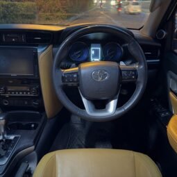 
										Toyota Fortuner Sigma 2.8 full									