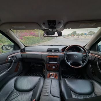Mercedes-Benz S600 Guard  (W220)
