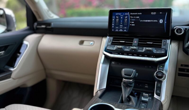 
								Toyota Land Cruiser ZX LC300 full									