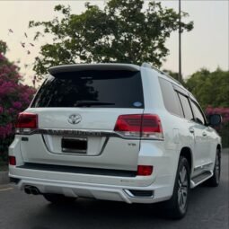 
										Toyota Land Cruiser ZX full									