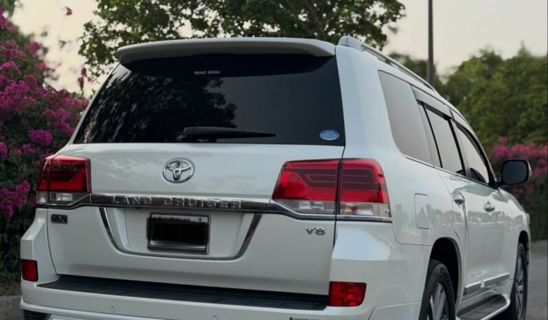 
								Toyota Land Cruiser ZX full									